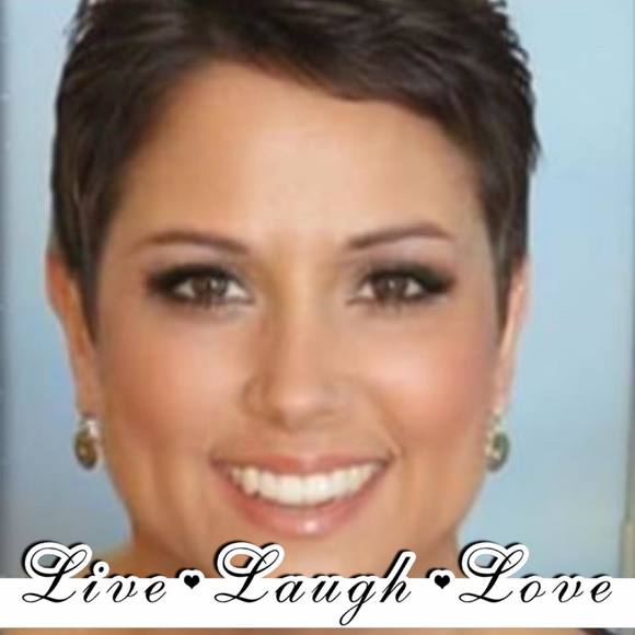 Meet your Posher, Jaylene - Picture 1 of 1